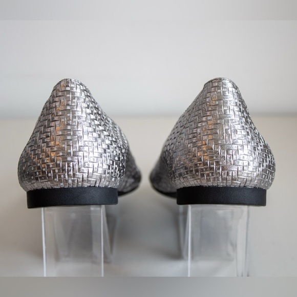 Vionic Anita Silver Leather Classic All Day Comfort Flats Women’s Shoes Size 8W - Picture 6 of 10